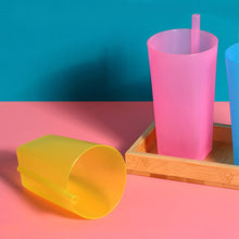 Laden Sie das Bild in den Galerie-Viewer, 4er Set Integrierter Trinkhalm Becher
